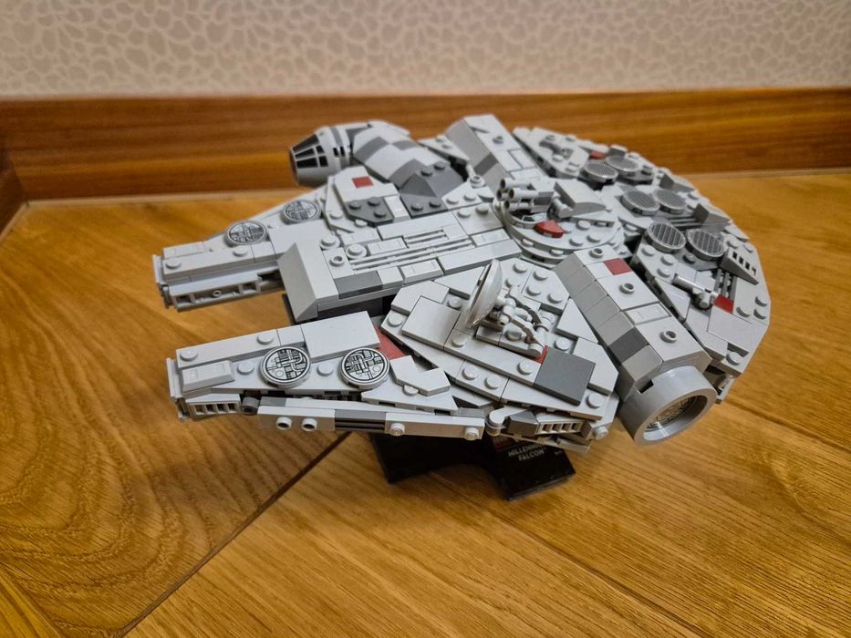 Продам LEGO Star Wars Тисячолітній сокіл (75375), б/у