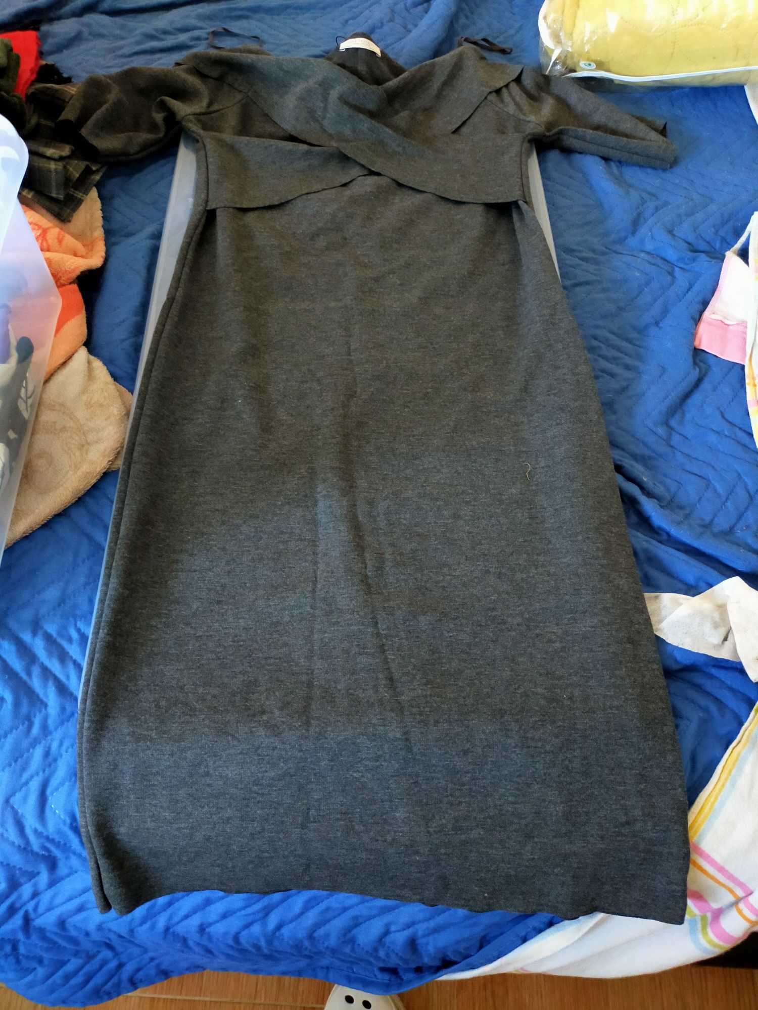 Vestido em tons cinza (Zara), tam L