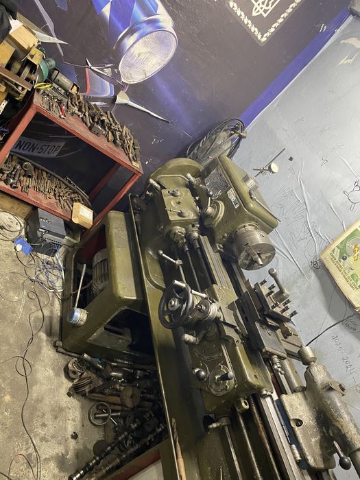 Токарный станок  1Е61м