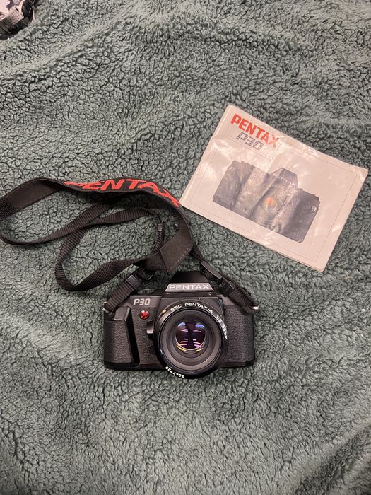 Продам фотоапарат плівковий Pentax P30 з обєктивом