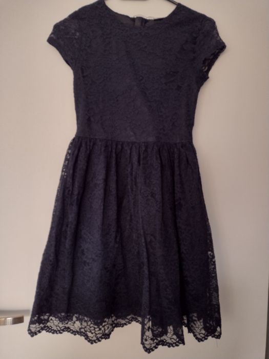 Sukienki rozmiar 146