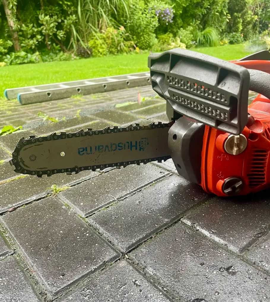 Husqvarna T425 – pilarka spalinowa