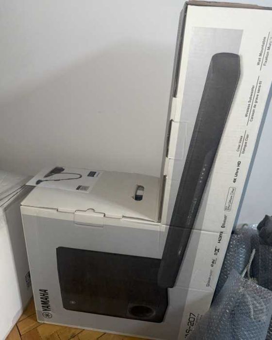 Mudança - Quadros, Playstation 4 Pro 1TB, Yamaha YAS-207 soundbar,