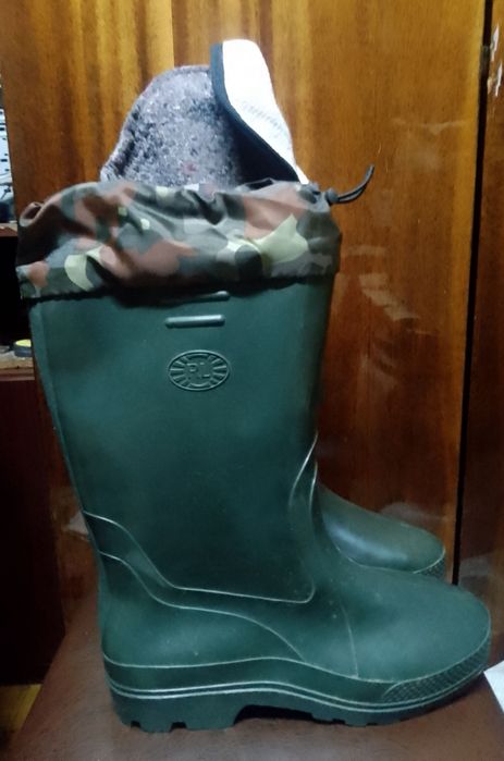 Резиновые тёплые сапоги