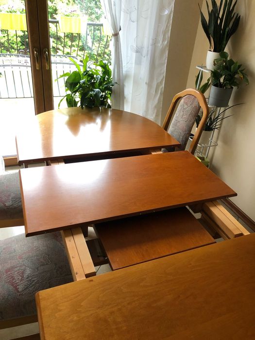 Stół z krzesłami Swarzędzkie Fabryki Mebli