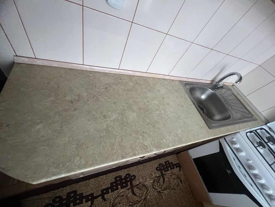 Продам стандартну б/в кухню