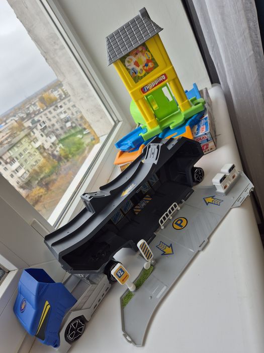 Набір іграшок трек, машина