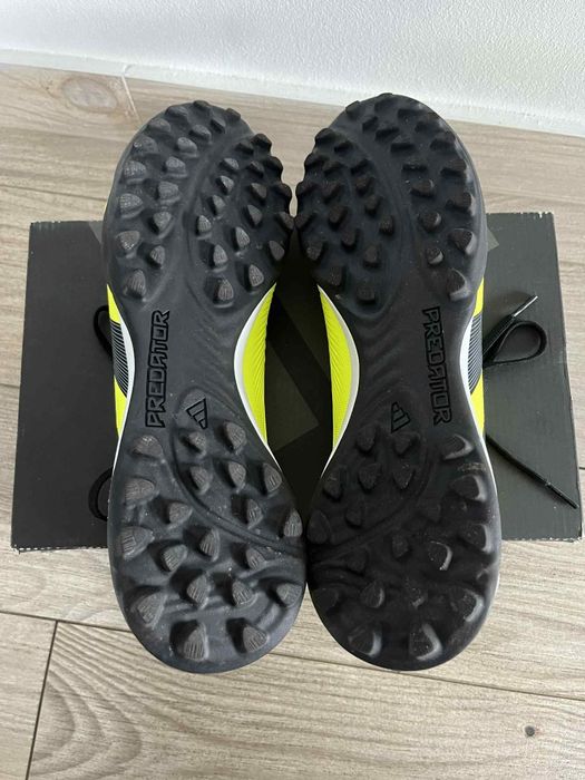 Buty piłkarskie halówki,turfy adidas 43⅓