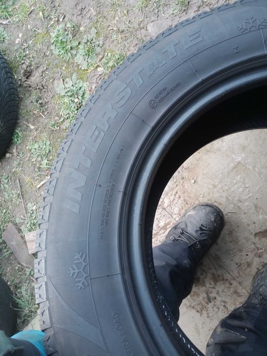 235 65 R17 Шини Interstart