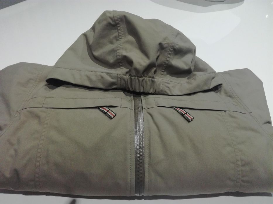 Casaco Burberry - 8 anos