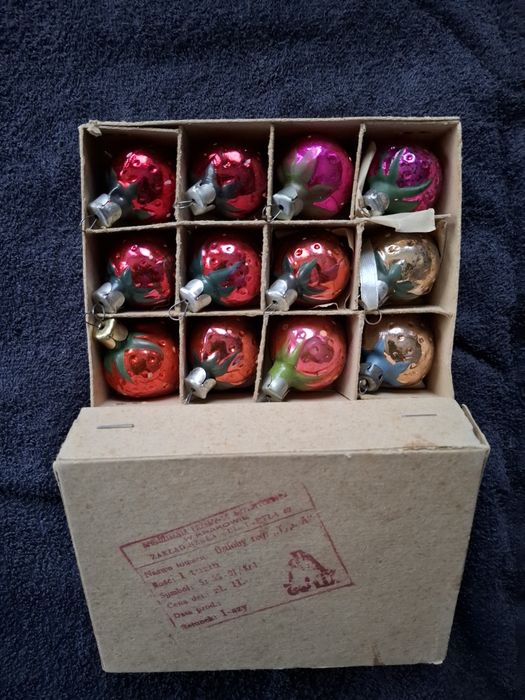 Bombka truskawka PRL