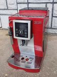 Кавомашина кавоварка DeLonghi ECAM 23.427 R Capuchino червона вживана