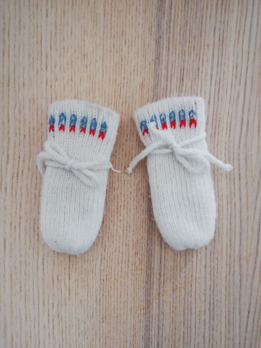 Rękawiczki niemowlęca vintage retro dziergane zimowe kremowe białe wią
