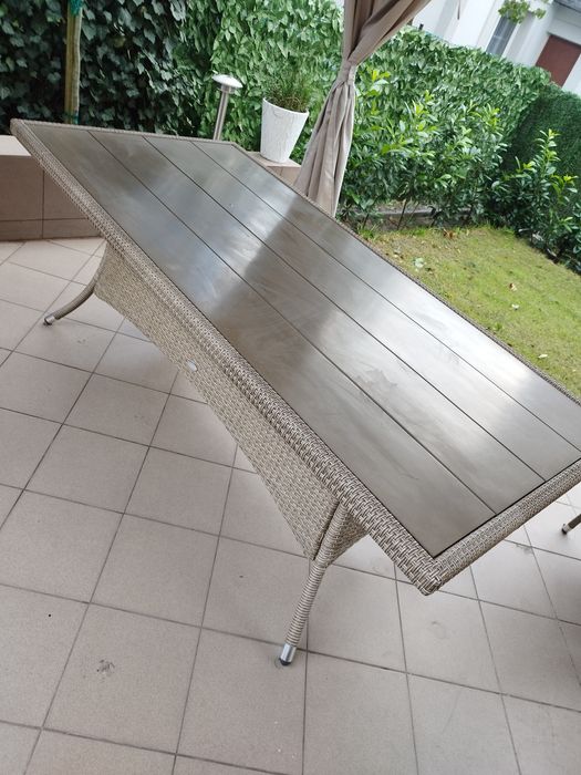 Stół do ogrodu ratan