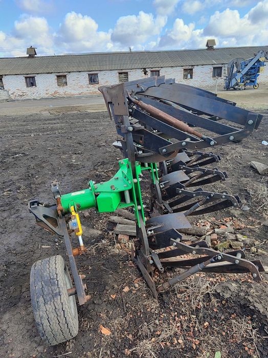 Плуг обертовий навесний ПОН 3-35+1