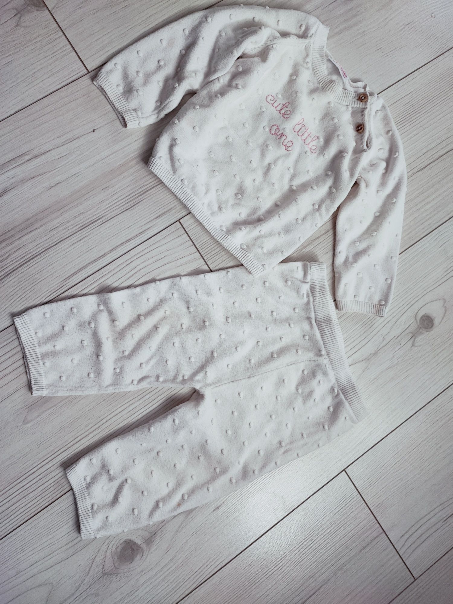 Śliczny zestaw dla dziewczynki 80 niemowlęcy komplet bluzka spodnie