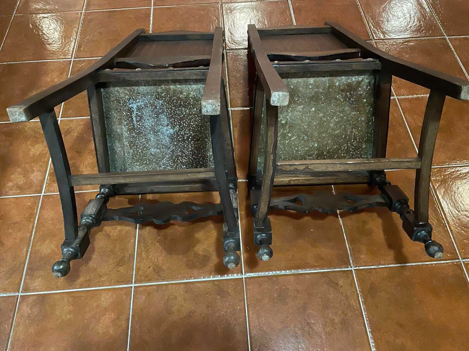 Cadeira em madeira antiga