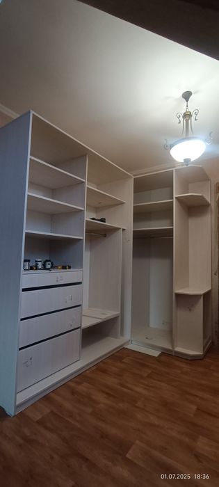 Продам угловой Шкаф-купе, Новий, большой. Цена договорна