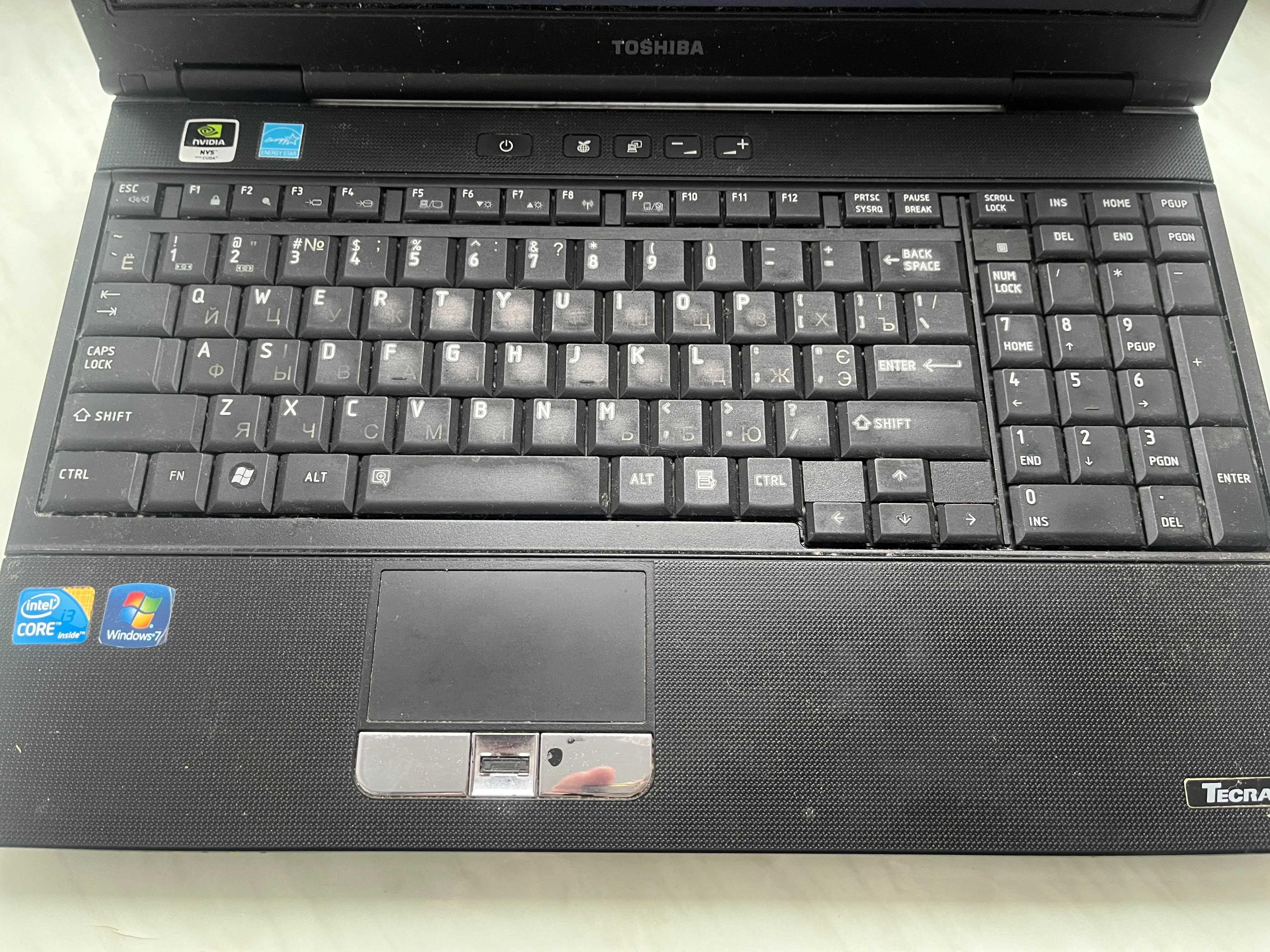 Toshiba tecra a11 на i3 і з відеокартую