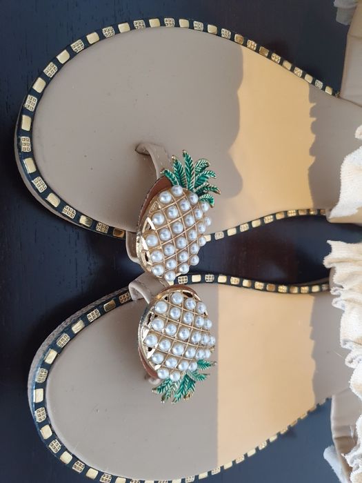 Sandálias em camurça