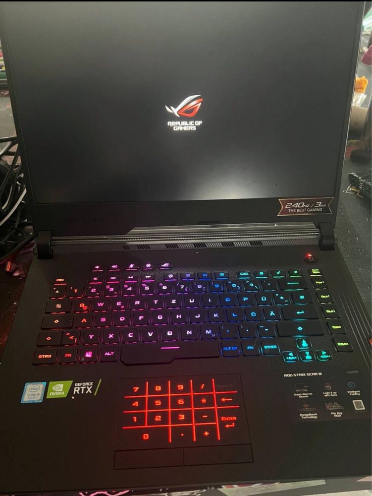 Ноутбук ASUS ROG Strix Scar III G531GW-AZ150T RTX 2070 I-9 9880H