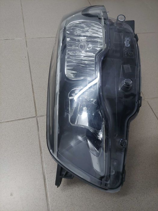 farol esq Peugeot 508