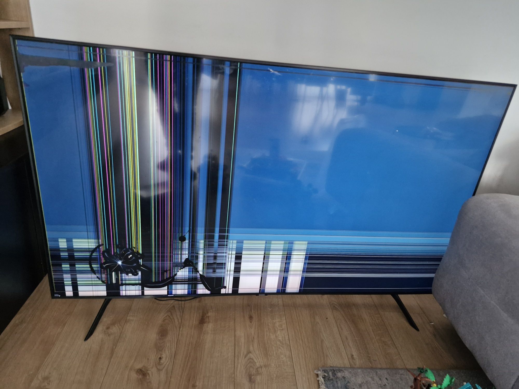 Telewizor Samsung UE65TU7002k uszkodzona matryca