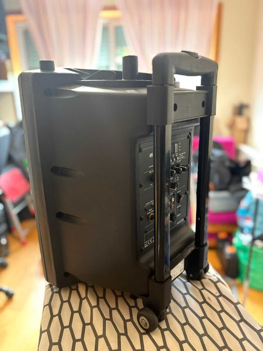 Coluna portátil BATERIA TROLEI QTX QR10PA 10" COM CAPA DE PROTEÇÃO