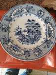 Porcelanas, faianças e garrafas antigas