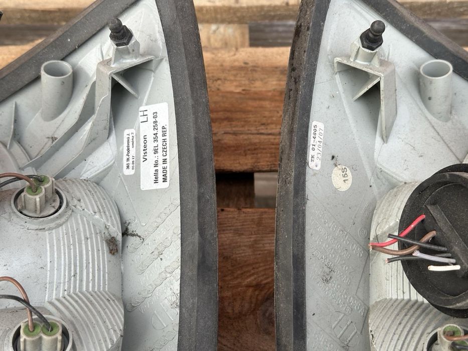 Шкода Фабія ліхтарі Skoda Fabia оригінал задні фонарі стопи