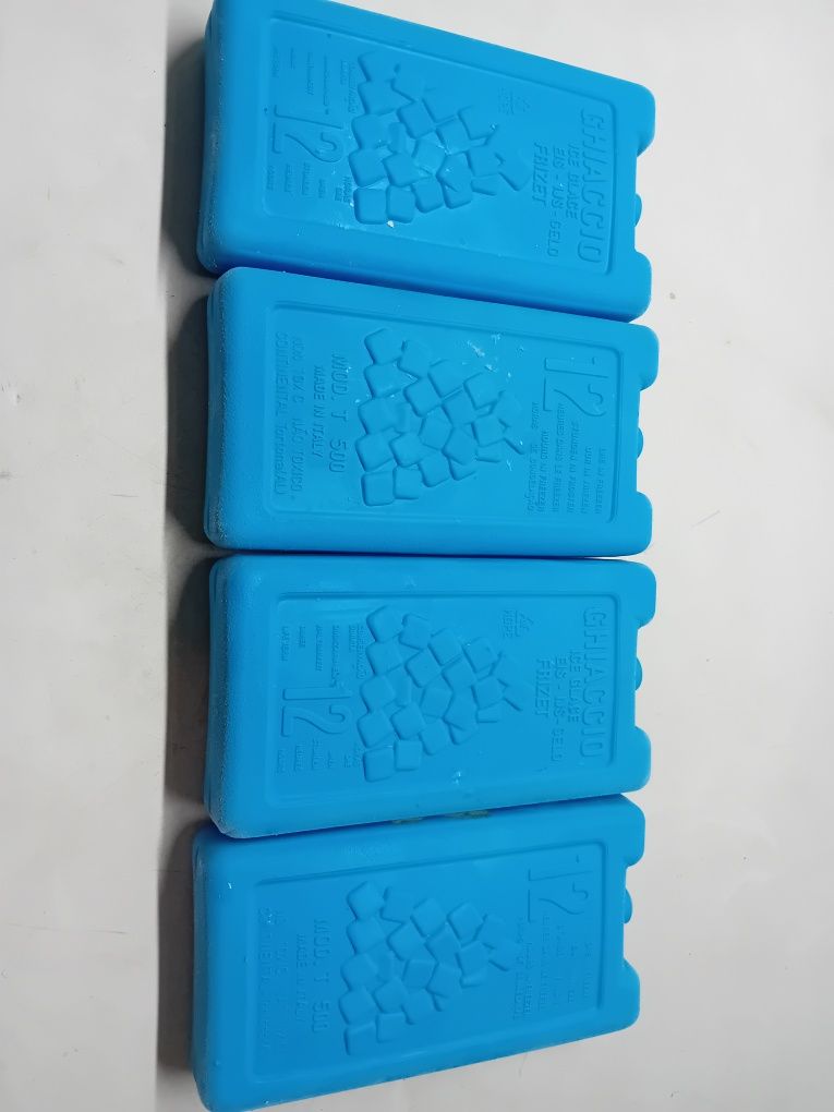 Cuvetes de gelo quatro