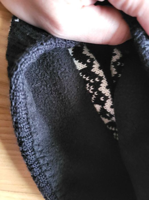 Zestaw trzech czapek na 6-8 lat