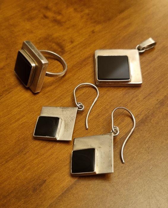 Srebrny geometryczny zestaw biżuterii zawieszka, kolczyki, pierścionek