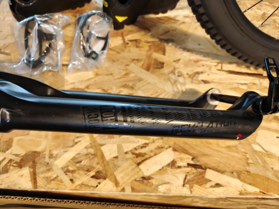 Suspensão RockShox Revelation 29" 140mm