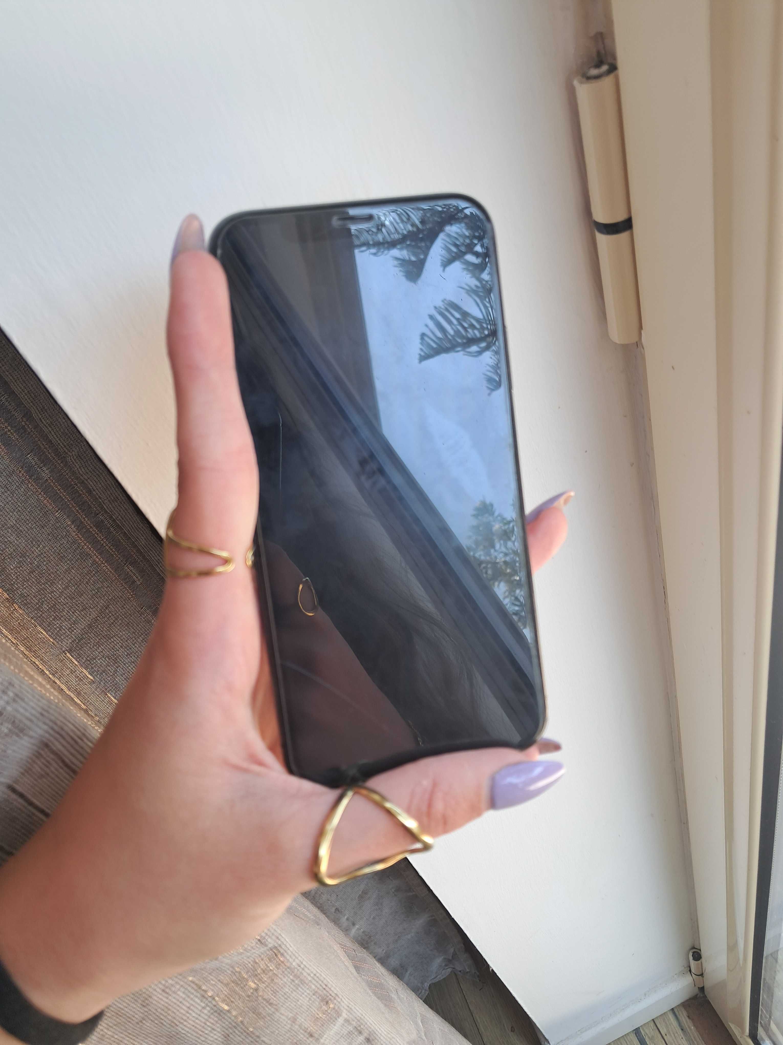 Iphone XS preto.