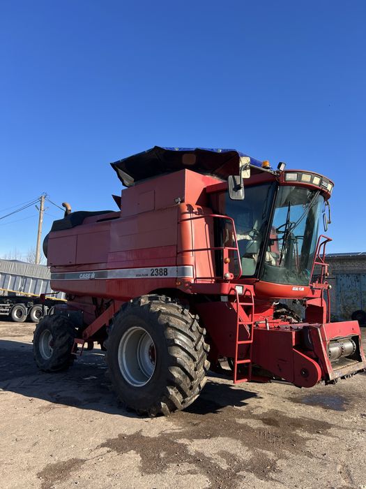 Комбайн Case IH 2388