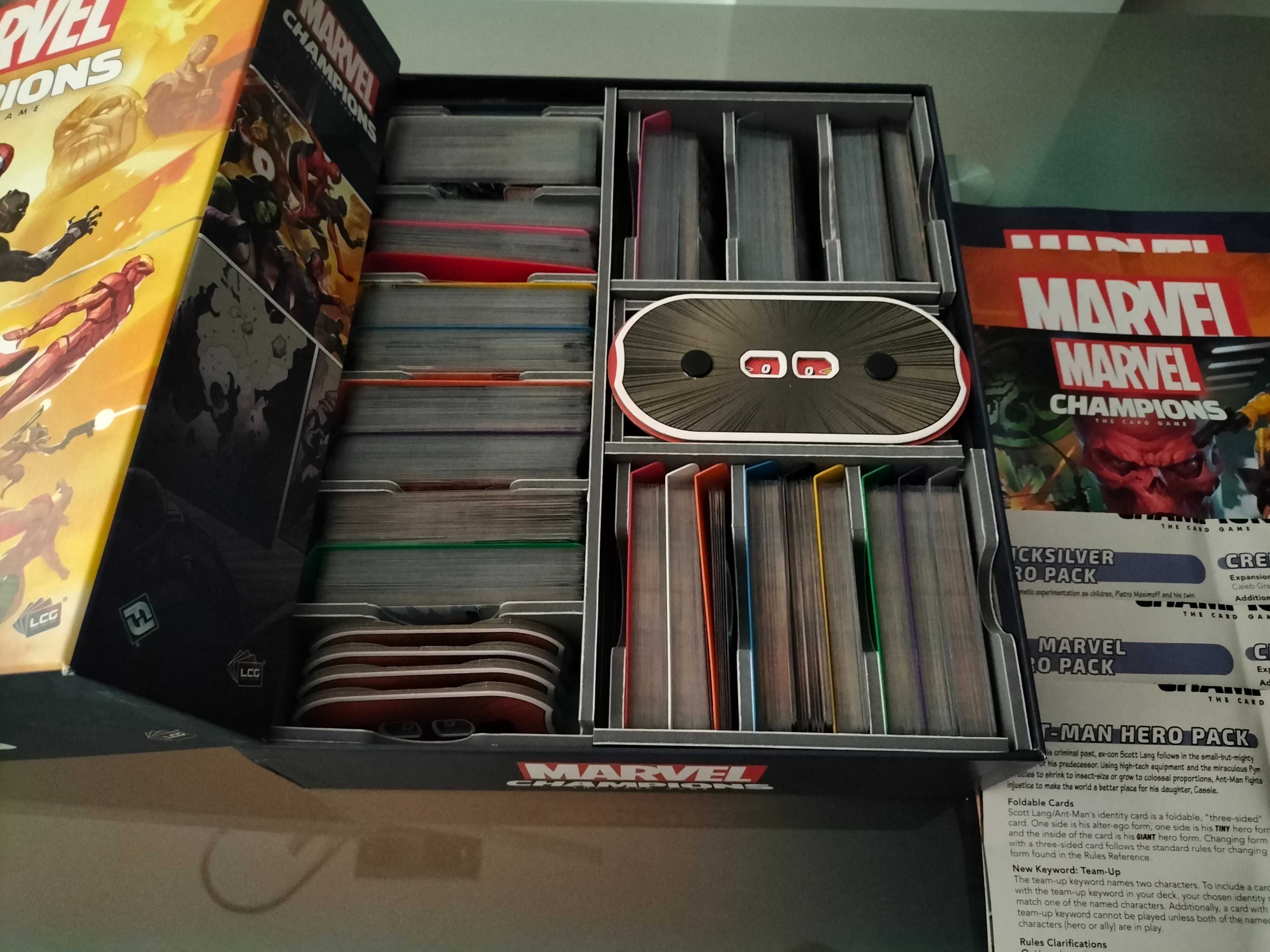 Marvel Champions + expansão + 3 personagens + sleeves + insert