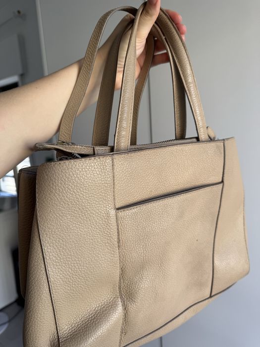 Mala de couro Arezzo na cor bege