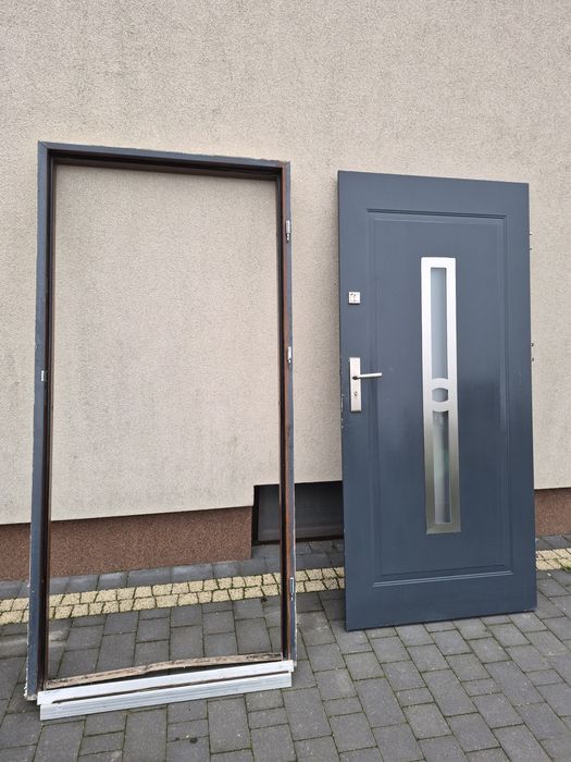 Drzwi zewnętrzne metalowe 90 prawe