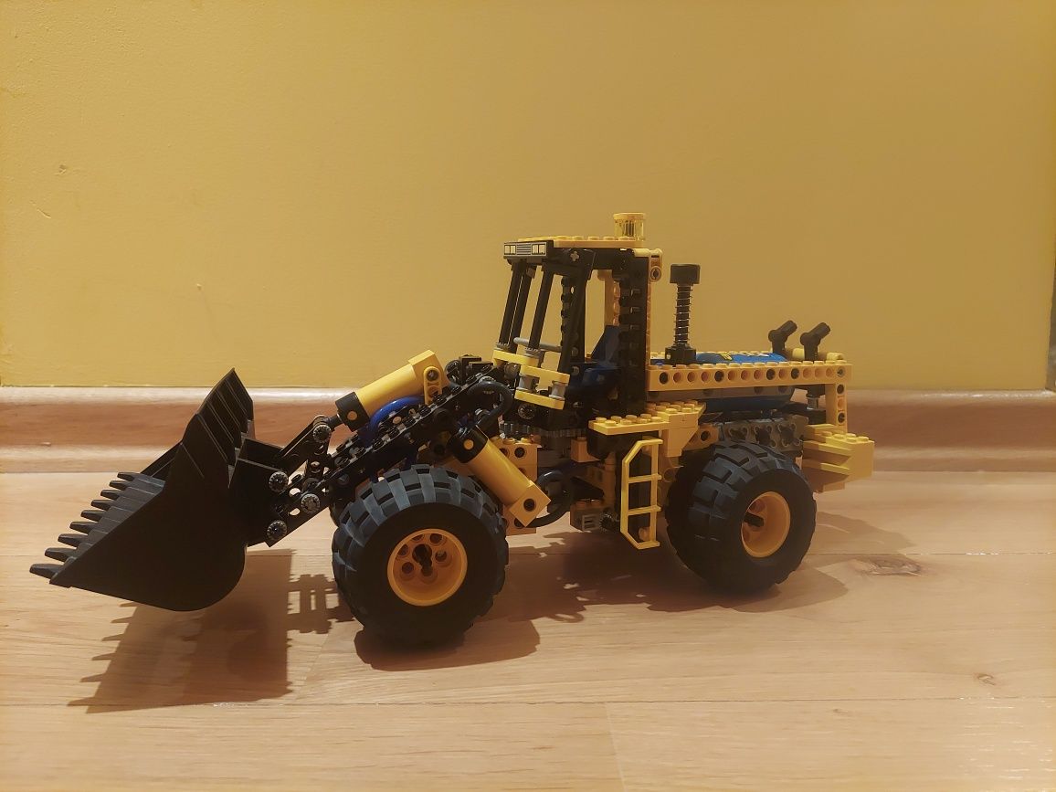 LEGO 8459 Pneumatic Front-End Loader