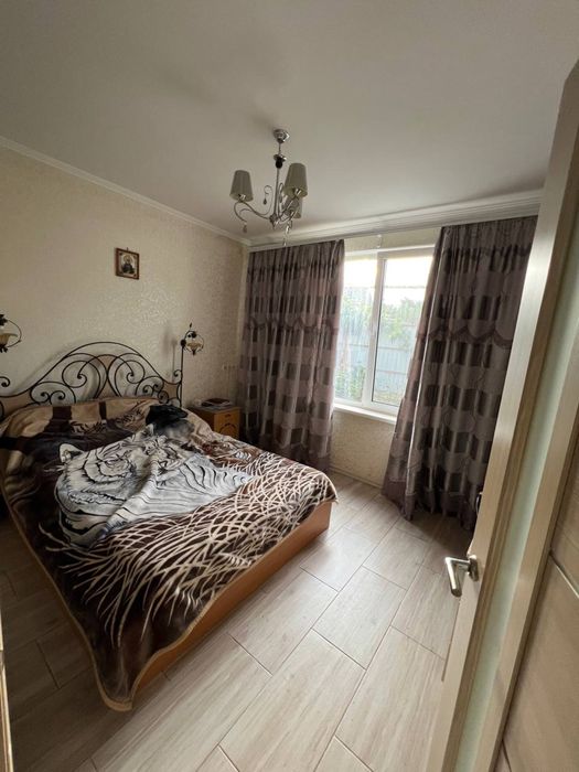 Продаю дом, который строили для себя- капитальный, все коммуникации!