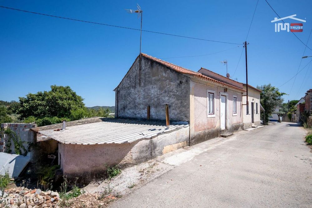 Moradia T3 para Recuperar em Seiça, Ourém