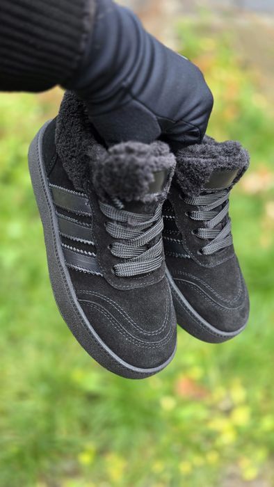 Чорні зімні замшеві кеди