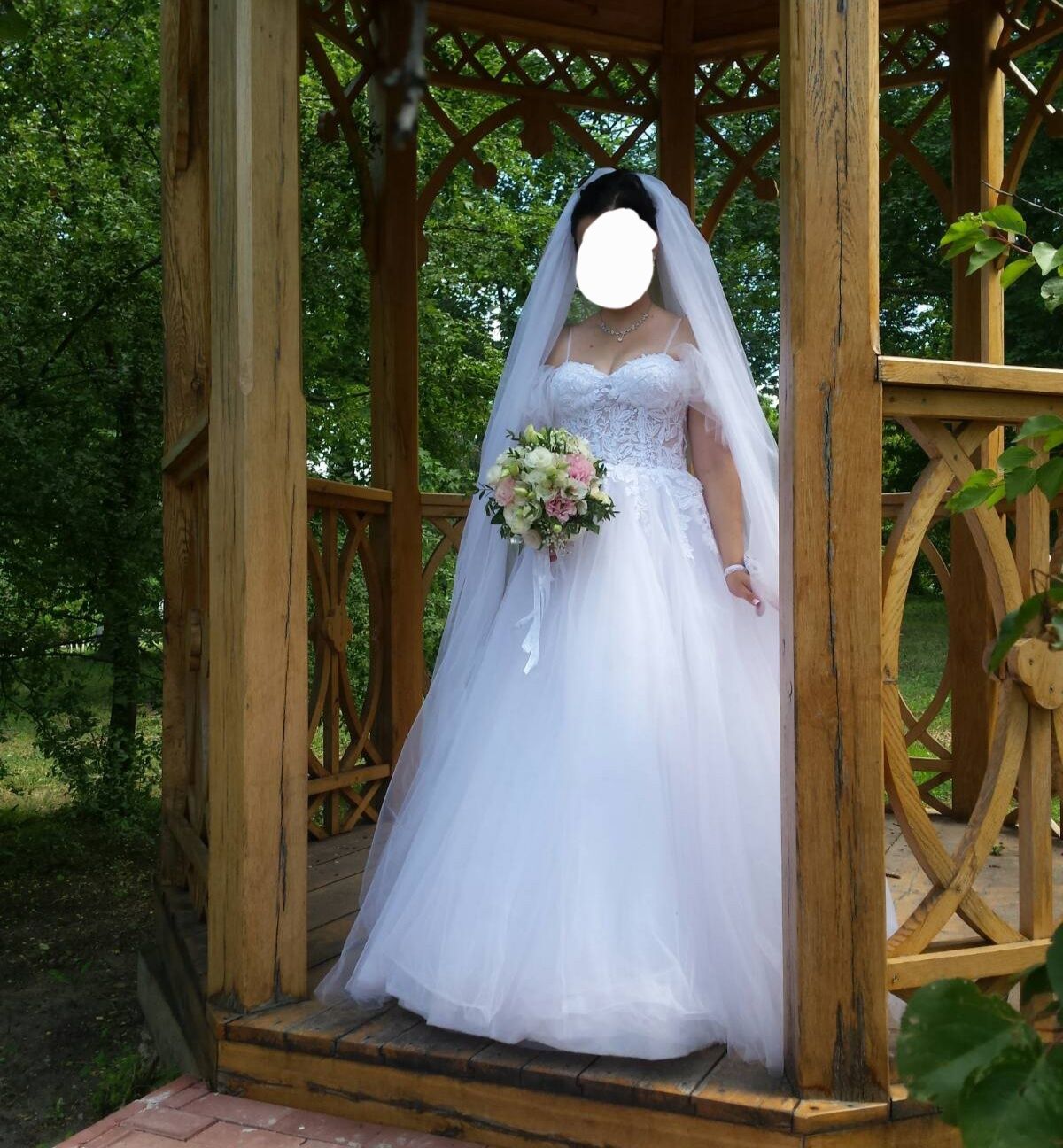 Продам весільну сукню