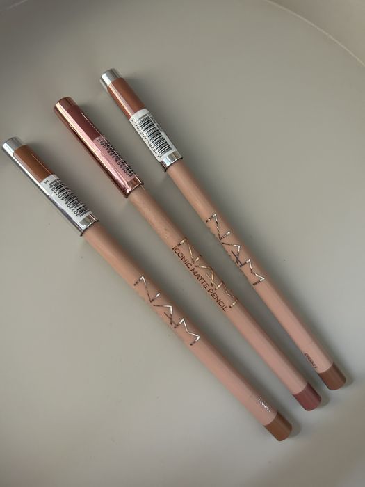 Wysuwane konturówki do ust NAM Latex Liner z temperówką