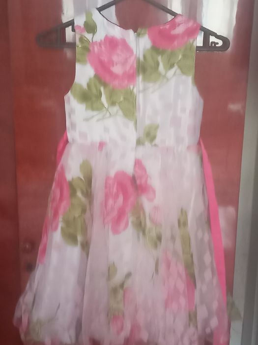 Святкова сукня на прокат