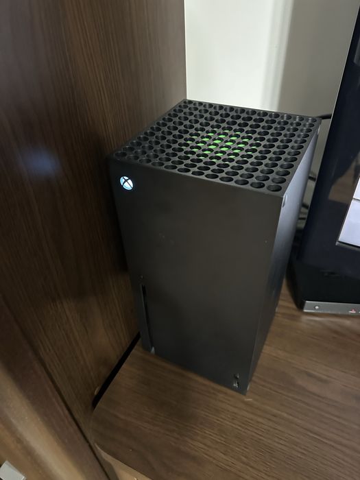 Xbox series x . Stan bardzo dobry polecam