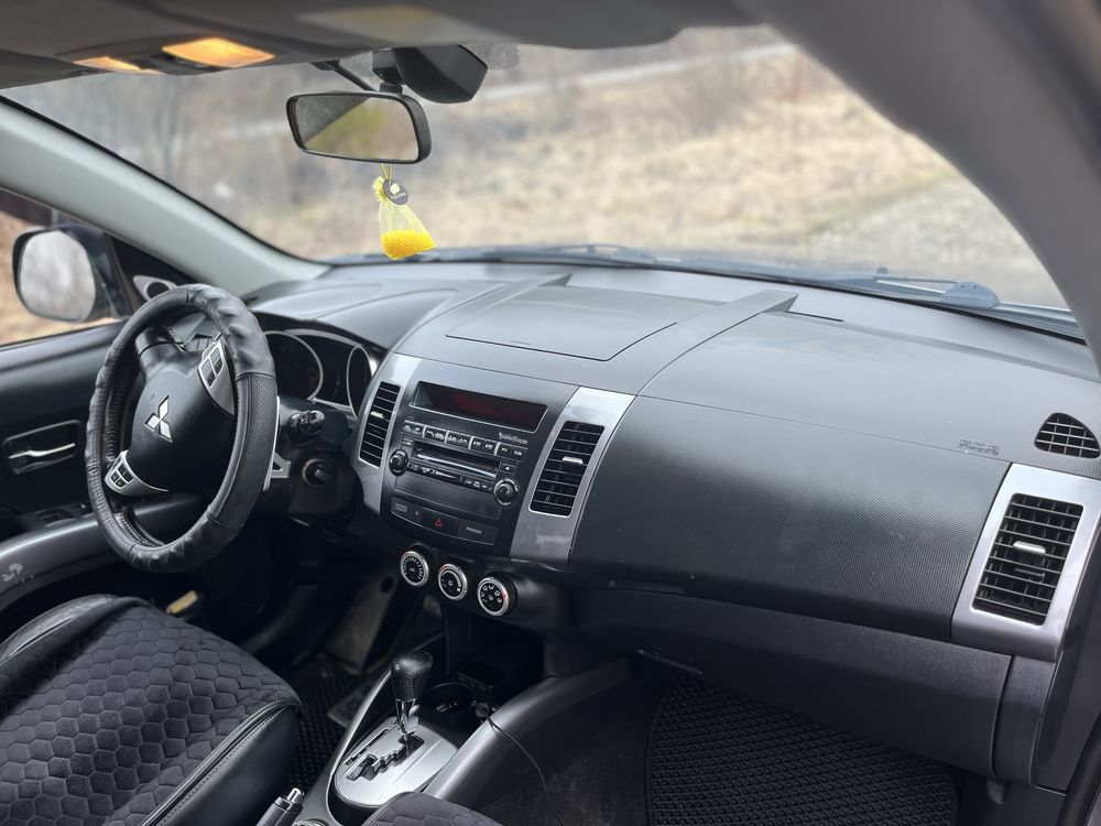 Mitsubishi Outlander XL