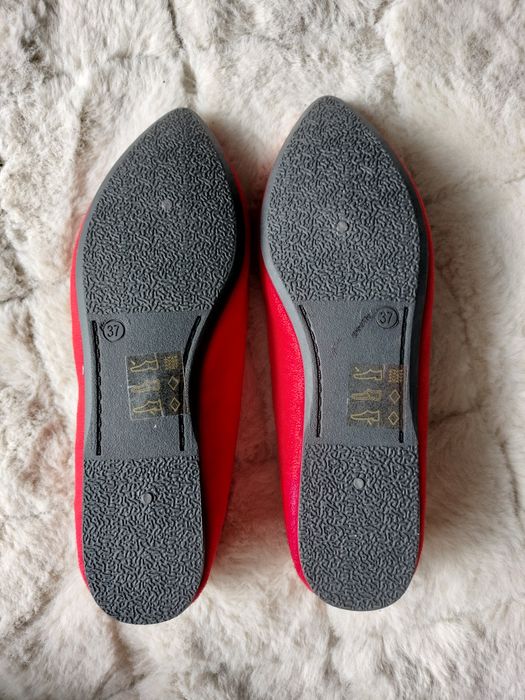 NOWE czerwone balerinki rozm 37 matowe typu zamsz