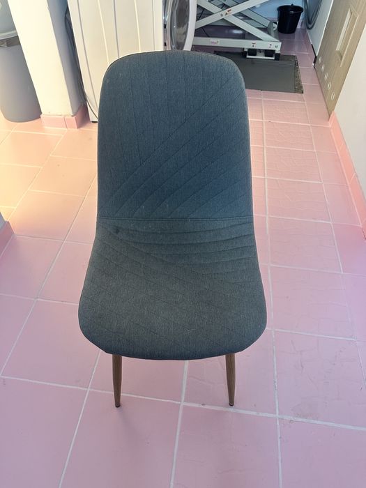 Sprzedam dwa niebieskie krzesła